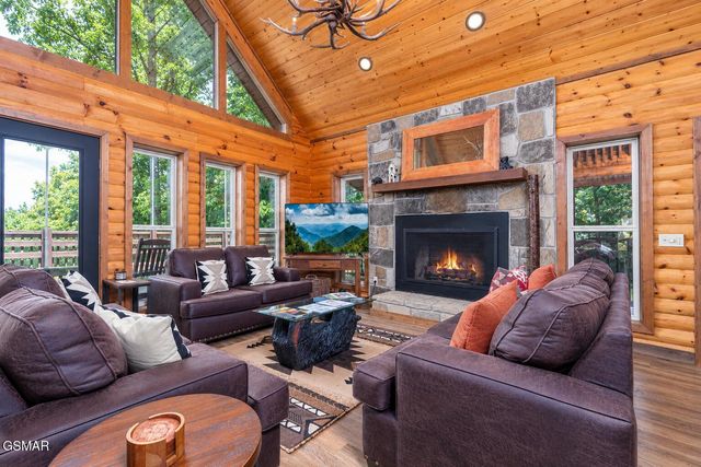 531 Gatlin Drive, Gatlinburg, TN 37738