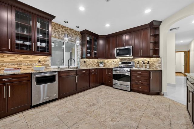 6125 SW 109th Street, Pinecrest, FL 33156