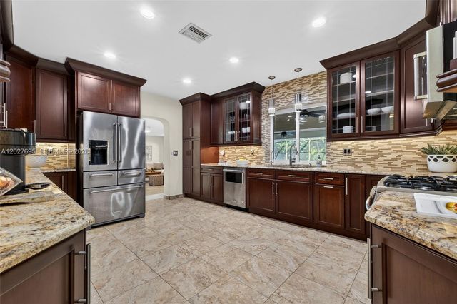 6125 SW 109th Street, Pinecrest, FL 33156