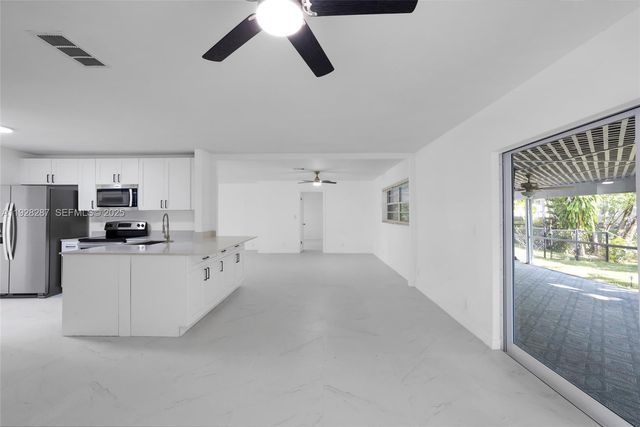 11390 NW 37th St, Coral Springs, FL 33065