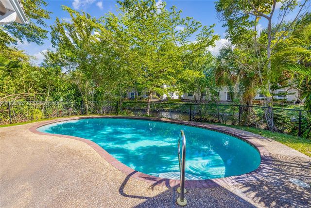 11390 NW 37th St, Coral Springs, FL 33065