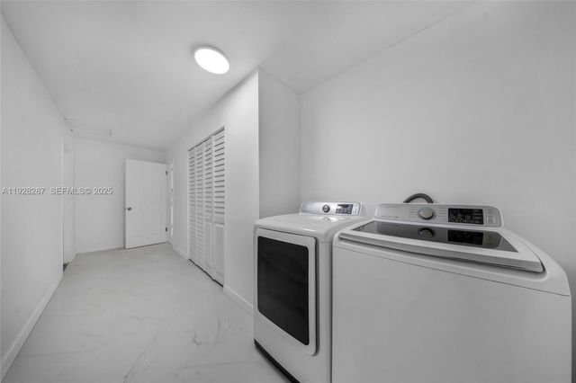 11390 NW 37th St, Coral Springs, FL 33065