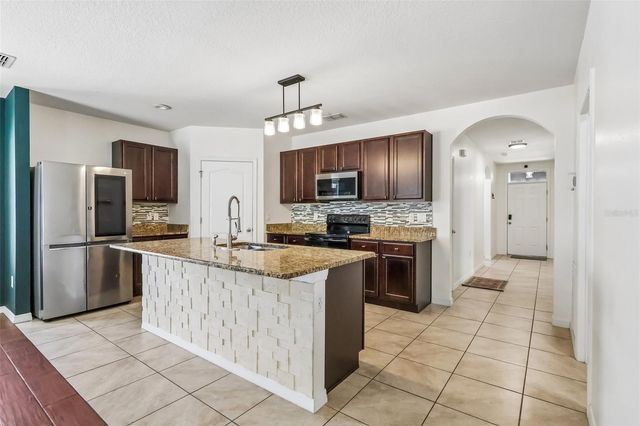 476 SQUIRES GROVE DRIVE, Winter Haven, FL 33880