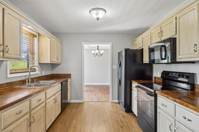 1007 Copper Kettle Cir, Pleasant View, TN 37146