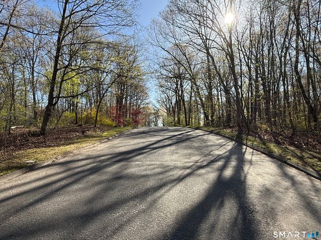 86 Quail Run Road, Woodbury, CT 06798