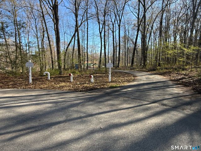 86 Quail Run Road, Woodbury, CT 06798