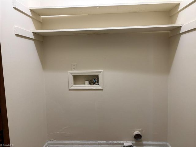 208 Northpoint Avenue K, High Point, NC 27262