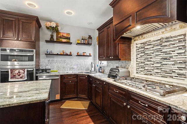 15548 Donnington Drive, Charlotte, NC 28277