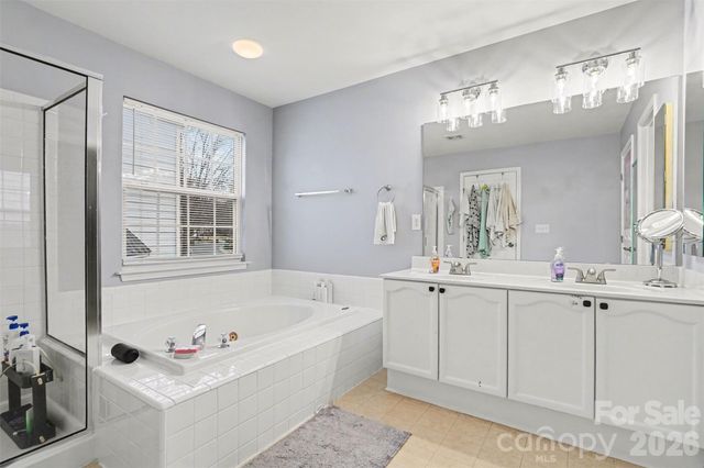 15548 Donnington Drive, Charlotte, NC 28277