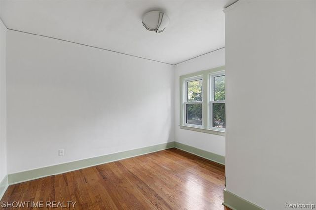 2410 Yale Avenue, Royal Oak, MI 48067
