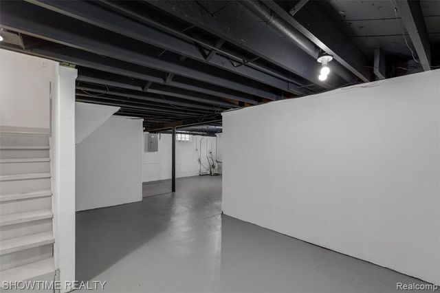 2410 Yale Avenue, Royal Oak, MI 48067