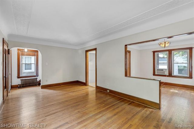 2410 Yale Avenue, Royal Oak, MI 48067
