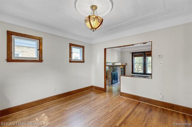 2410 Yale Avenue, Royal Oak, MI 48067