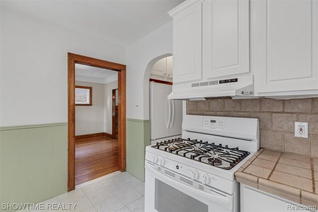 2410 Yale Avenue, Royal Oak, MI 48067