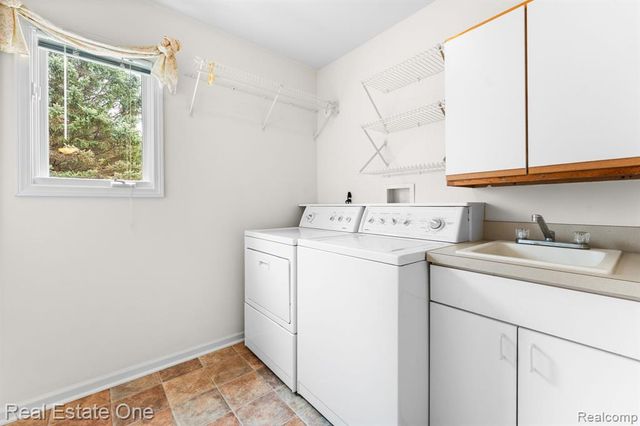 9305 Rotondo Drive, Howell, MI 48855