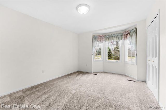 9305 Rotondo Drive, Howell, MI 48855