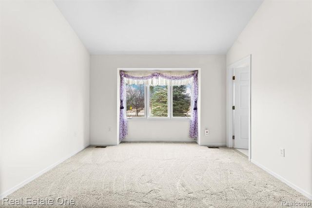 9305 Rotondo Drive, Howell, MI 48855