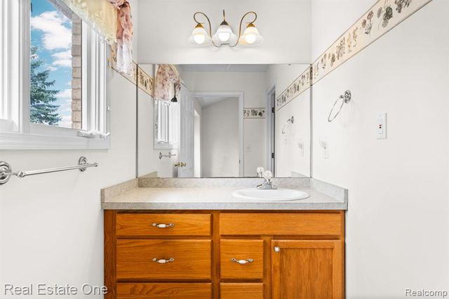 9305 Rotondo Drive, Howell, MI 48855