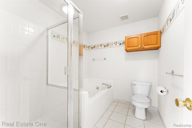 9305 Rotondo Drive, Howell, MI 48855