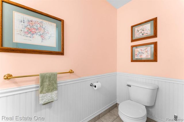 9305 Rotondo Drive, Howell, MI 48855