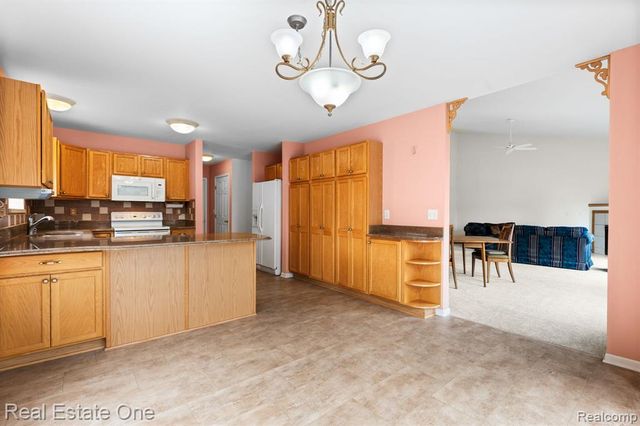 9305 Rotondo Drive, Howell, MI 48855