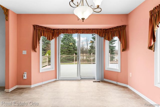 9305 Rotondo Drive, Howell, MI 48855