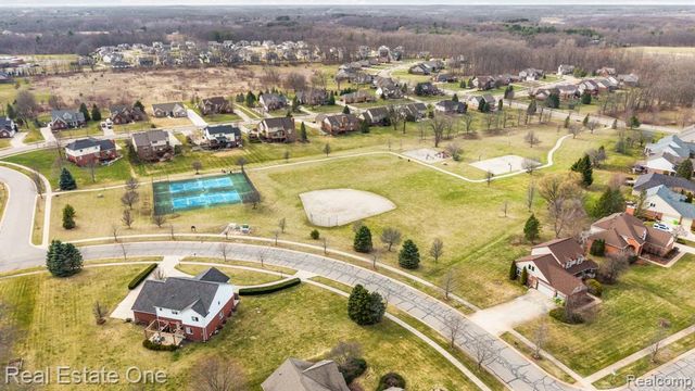 9305 Rotondo Drive, Howell, MI 48855