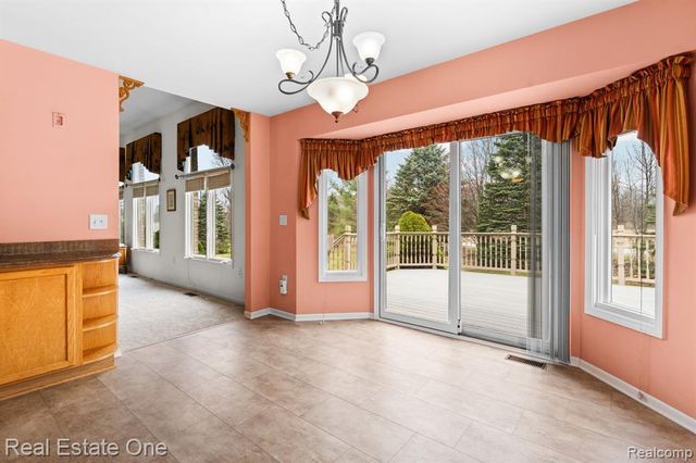 9305 Rotondo Drive, Howell, MI 48855