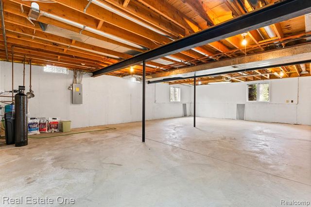 9305 Rotondo Drive, Howell, MI 48855