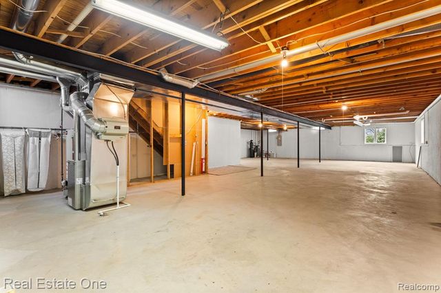 9305 Rotondo Drive, Howell, MI 48855