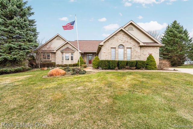 9305 Rotondo Drive, Howell, MI 48855