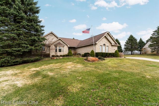 9305 Rotondo Drive, Howell, MI 48855