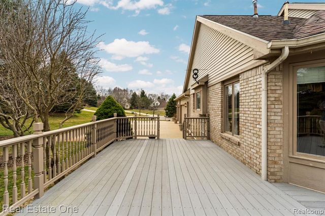 9305 Rotondo Drive, Howell, MI 48855