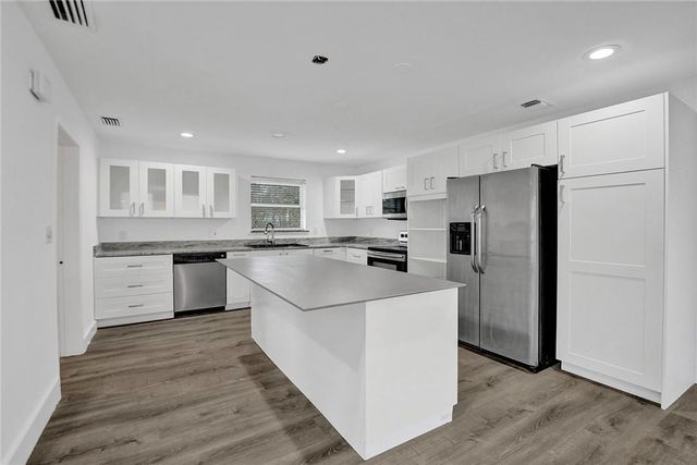5981 NE 22ND Way, Fort Lauderdale, FL 33308