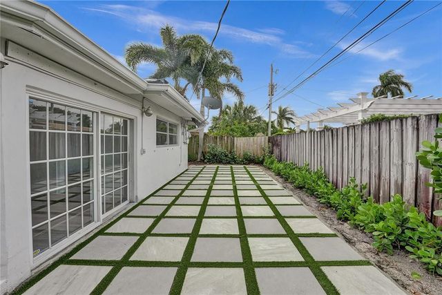 5981 NE 22ND Way, Fort Lauderdale, FL 33308