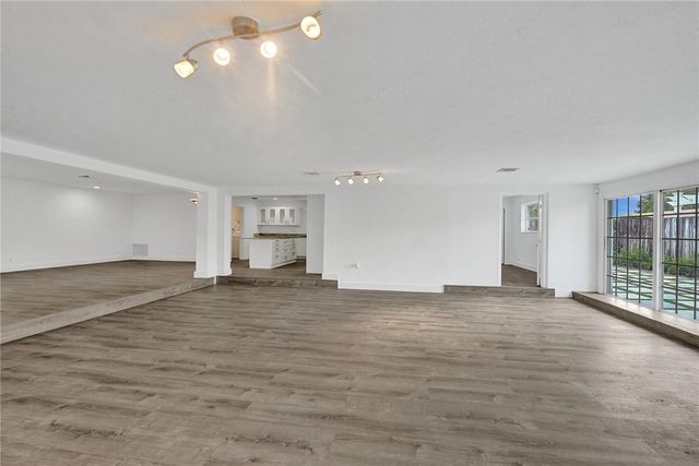 5981 NE 22ND Way, Fort Lauderdale, FL 33308