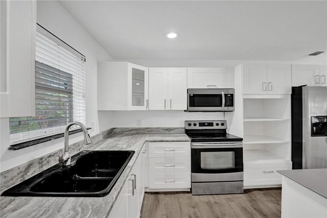 5981 NE 22ND Way, Fort Lauderdale, FL 33308