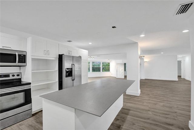 5981 NE 22ND Way, Fort Lauderdale, FL 33308