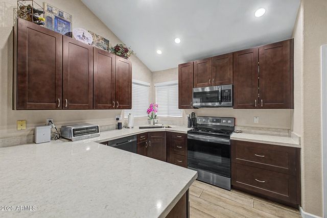 6421 W LARIAT Lane, Phoenix, AZ 85083