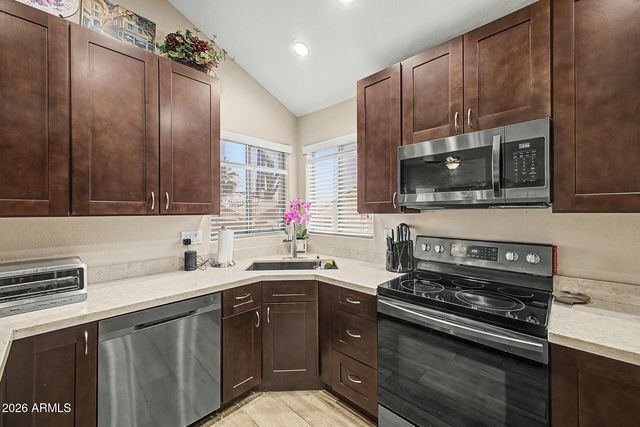 6421 W LARIAT Lane, Phoenix, AZ 85083