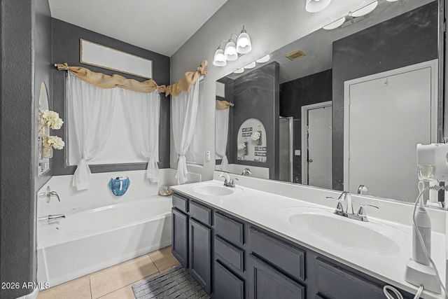 6421 W LARIAT Lane, Phoenix, AZ 85083