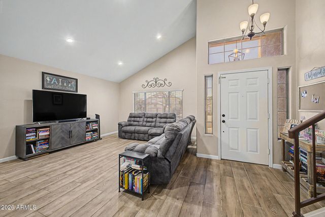 6421 W LARIAT Lane, Phoenix, AZ 85083