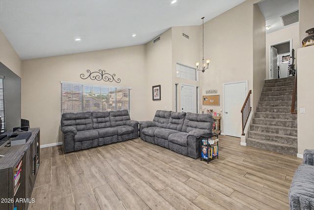 6421 W LARIAT Lane, Phoenix, AZ 85083