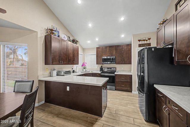 6421 W LARIAT Lane, Phoenix, AZ 85083