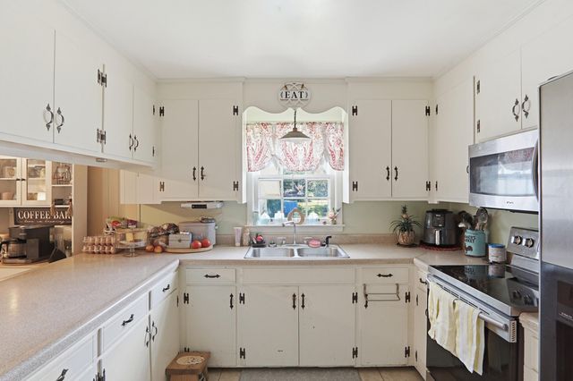 1729 Old Whitesville Road, Moncks Corner, SC 29461