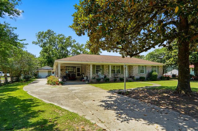 1729 Old Whitesville Road, Moncks Corner, SC 29461