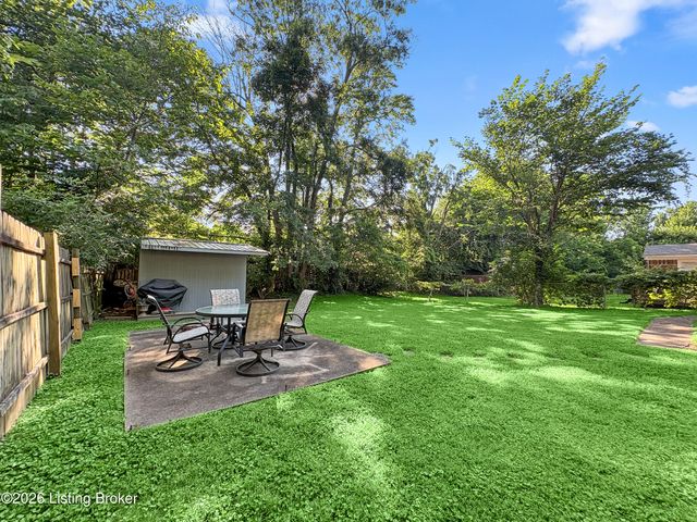 5214 Windy Willow Dr, Louisville, KY 40241