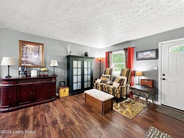 5214 Windy Willow Dr, Louisville, KY 40241