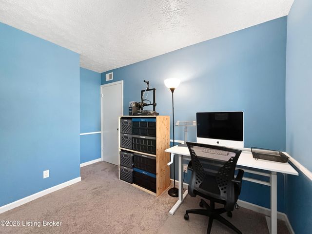 5214 Windy Willow Dr, Louisville, KY 40241