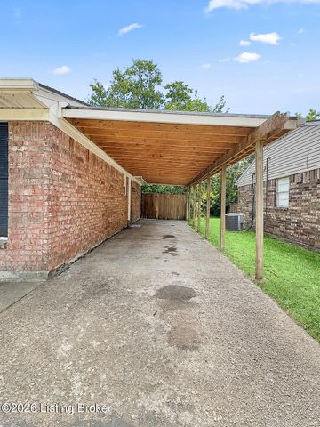 5214 Windy Willow Dr, Louisville, KY 40241
